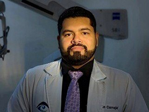 Dr. Iván Carvajal Camacho